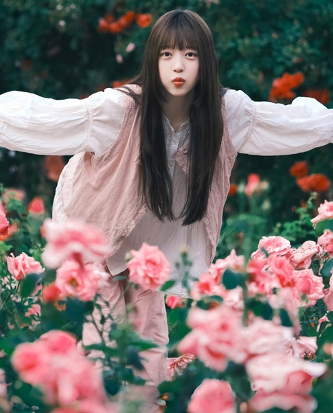 [YWW.ME] 2024.08.07 不止玫瑰有爱意 Sweet_t田甜