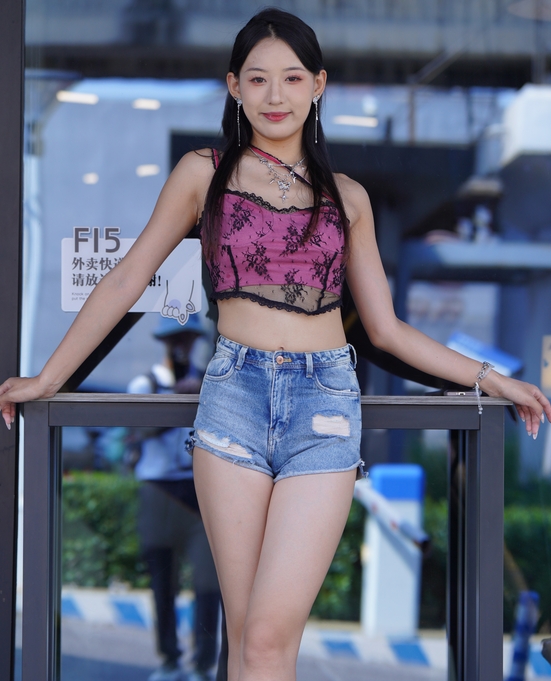枫桥作品 牛仔热裤美女