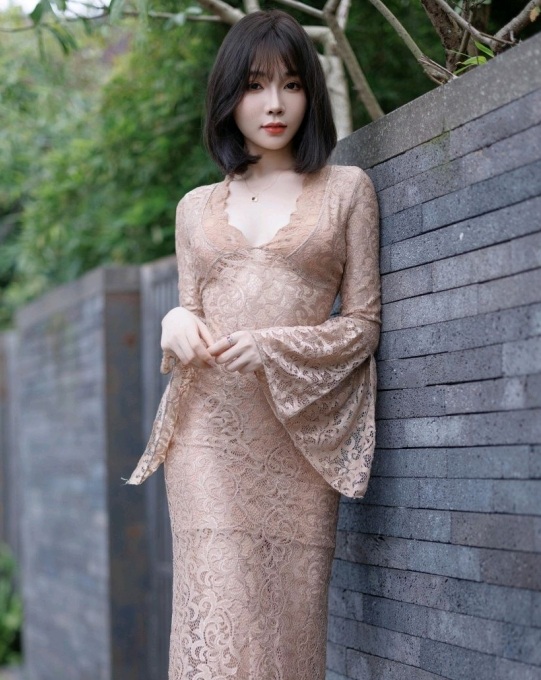 [XiuRen秀人网] 2024.11.07 No.9412 徐莉芝Booty 美腿丝袜