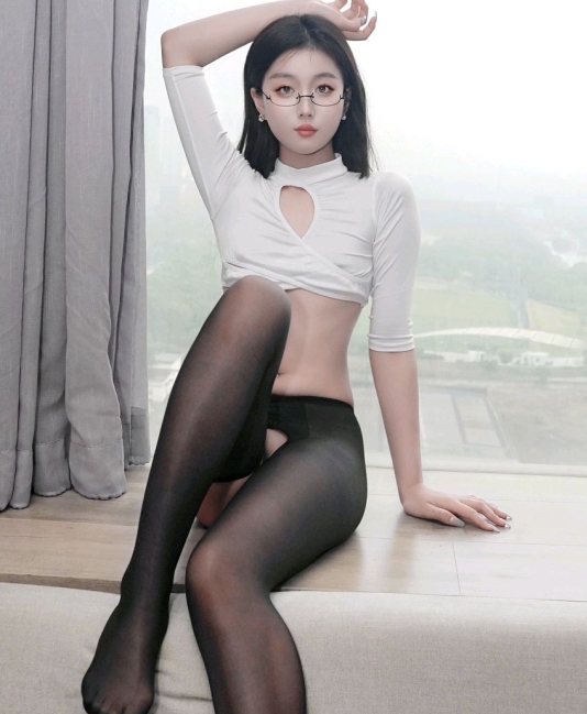 [FEILIN嗲囡囡] 2024.11.25 VOL.489 江念鱼 黑丝美腿