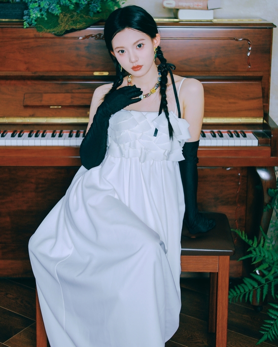 [YWW.ME] 2024.10.13 夏天的闲暇瞬间 轻婚纱 露露