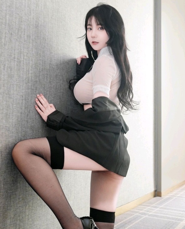 [FEILIN嗲囡囡] 2025.01.08 VOL.498 软情 美臀黑丝