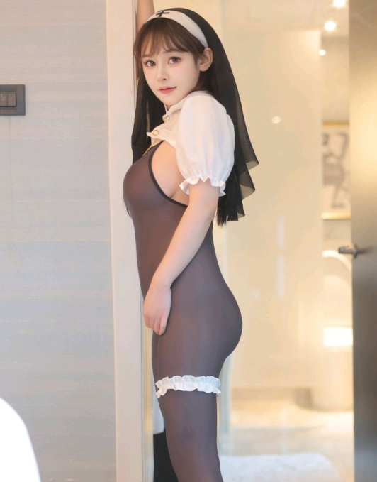 [XiuRen秀人网] 2025.02.13 No.9878 可可芝 黑丝美臀