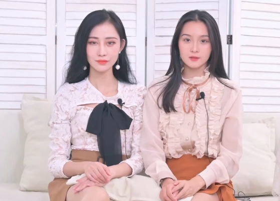 [SSA丝社] 评测 NO.132 君君&雪儿 双人开箱国产安幸幻系列无缝油亮丝袜评测视频（上）