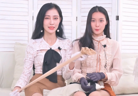 [SSA丝社] 评测 NO.132 君君&雪儿 双人开箱国产安幸幻系列无缝油亮丝袜评测视频（下）