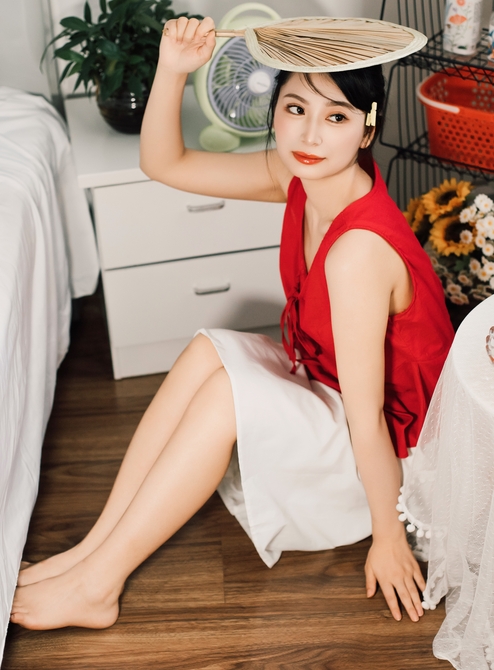 [YWW.ME] 2024.12.25 可爱的番茄少女 胡夹子