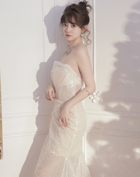 [YWW.ME] 2024.12.31 烛光晚宴 壹萱-