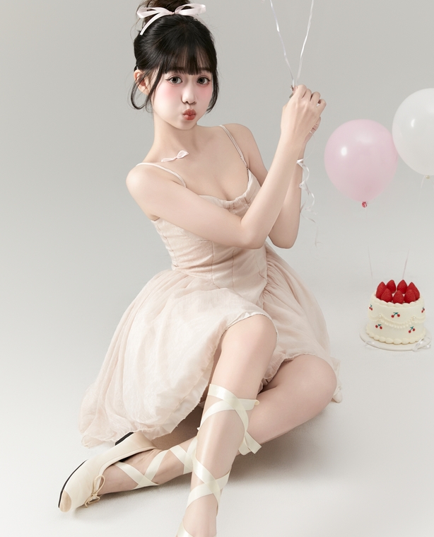 [YWW.ME] 2025.01.01 芭蕾少女生日写真 菠萝包