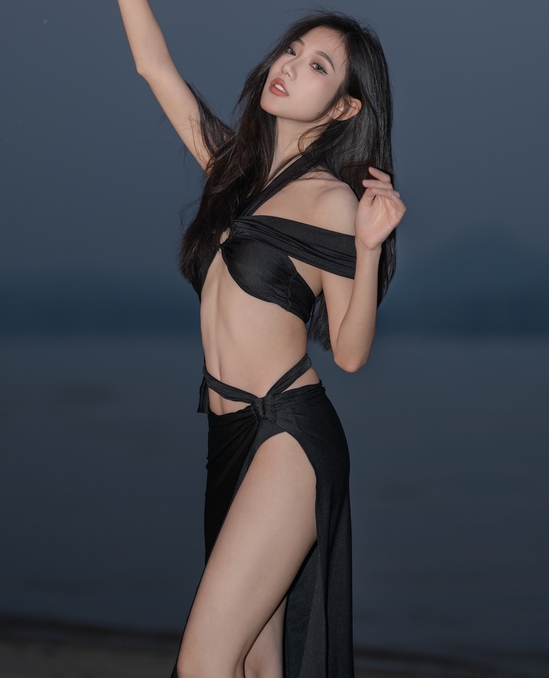 [YWW.ME] 2025.01.06 夜幕下的海边少女 o1ne万