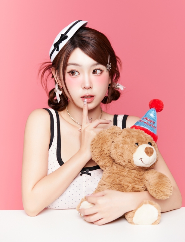 [YWW.ME] 2025.01.07 粉色甜妹肖像 CARLEE是77呀