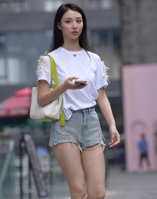 一始作品 蓝色牛仔热裤美女