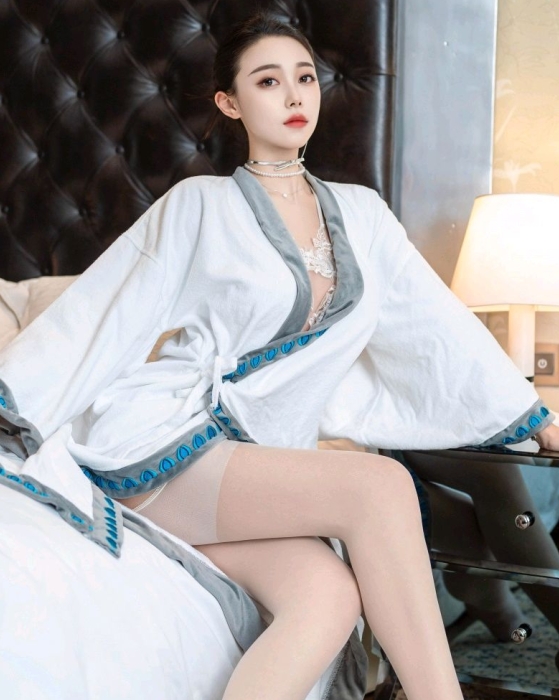 [XINGYAN星颜社] 2025.03.21 VOL.326 清妙 白色睡袍