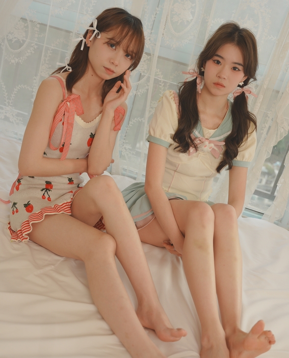 觅芙少女 NO.161 依依、小婉-春天拥有少女的裙摆和满片温柔的花