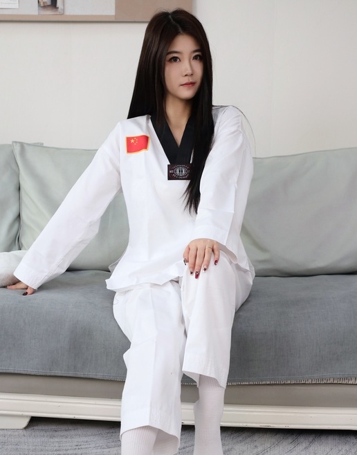 [绮梦摄影] 2025.04.03 NO.222 小莉 珍藏无修无水印