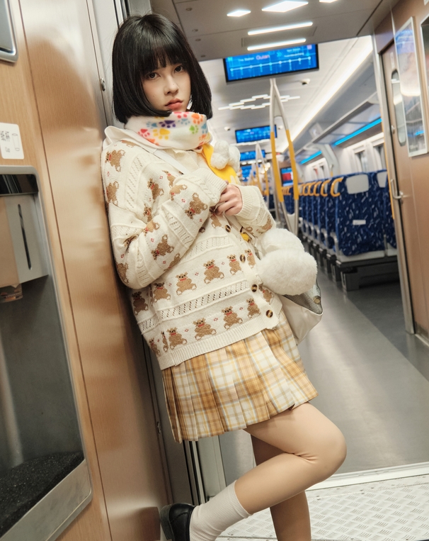 [YWW.ME] 2025.02.09 旅行中 悲伤薯条555