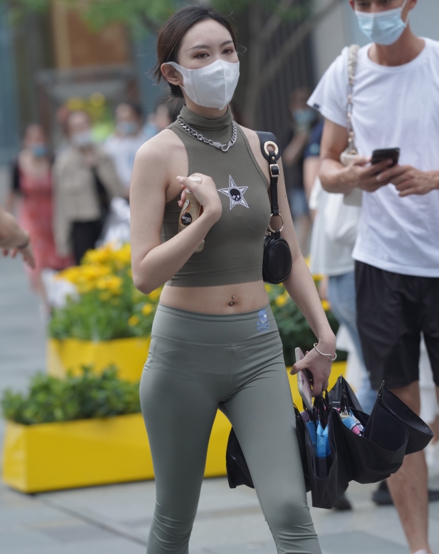 精选街拍 – 时尚运动装