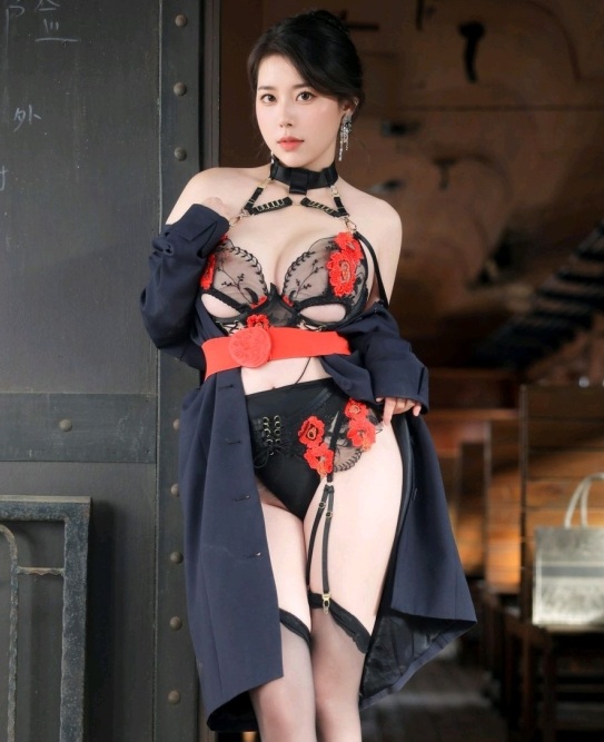 [XiuRen秀人网] 2025.04.15 No.10155 白茹雪abby 空姐制服