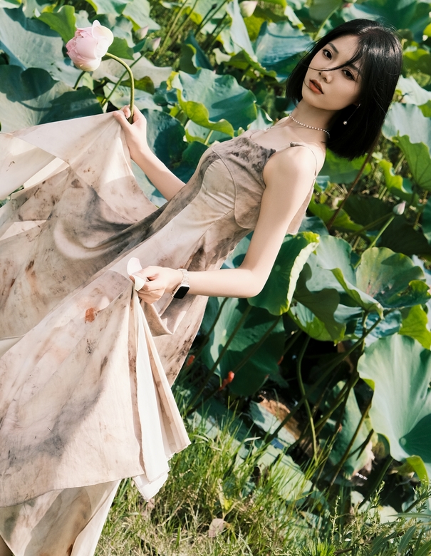 [YWW.ME] 2025.02.19 那年夏荷 李悦