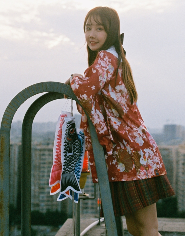 [YWW.ME] 2025.02.21 天台日系少女 紫卿