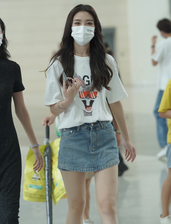 精选街拍 – 青春高挑靓丽