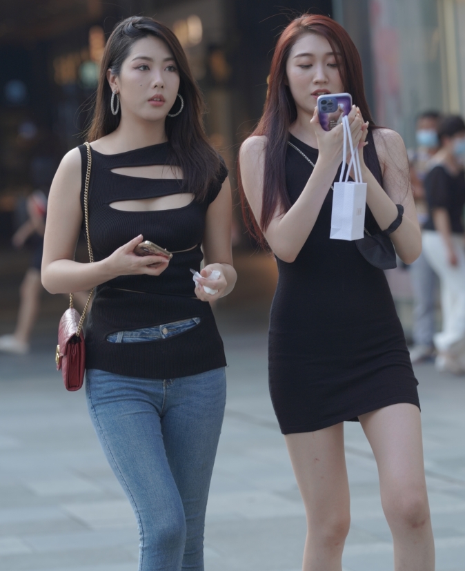 精选街拍 – 简单的牛仔裤搭配
