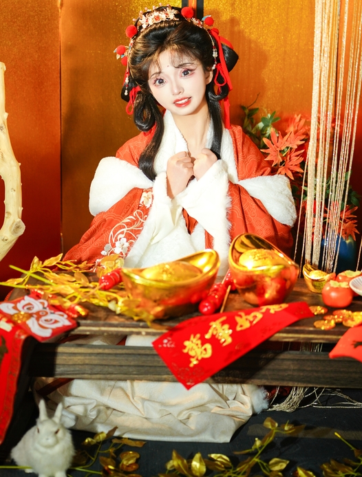 [YWW.ME] 2025.03.01 新春 艾蜜莉