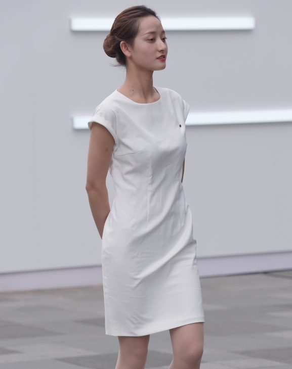 精选街拍 – 制服小姐姐