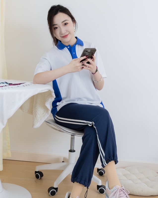 物恋传媒 NO.2314 恬恬-运动鞋、厚肉丝、校服裤里丝