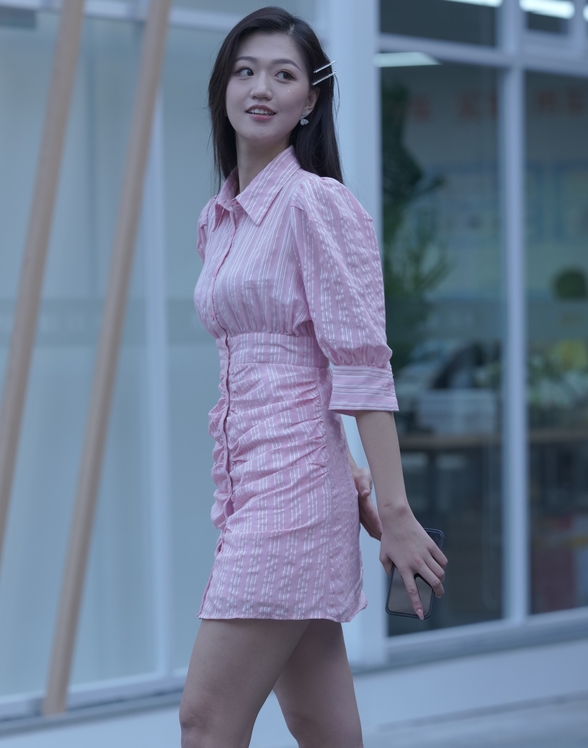 精选街拍 – 粉色系少女