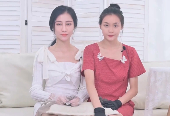 [SSA丝社] 评测 NO.152 君君&雪儿 双人开箱试穿中国品牌灰色丝袜质量对比评测（下）