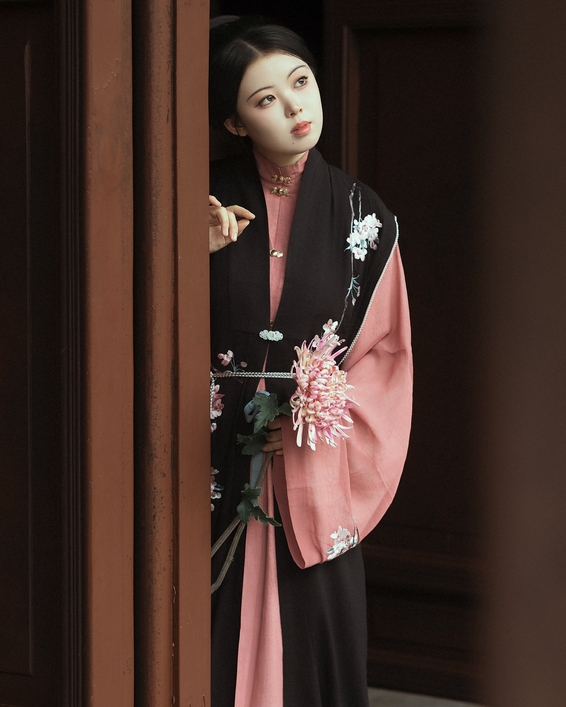 [YWW.ME] 2025.03.18 冬日古寺 潘小落