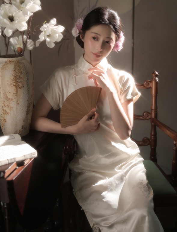 [YWW.ME] 2025.03.28 玉兰花开 粉面姑娘