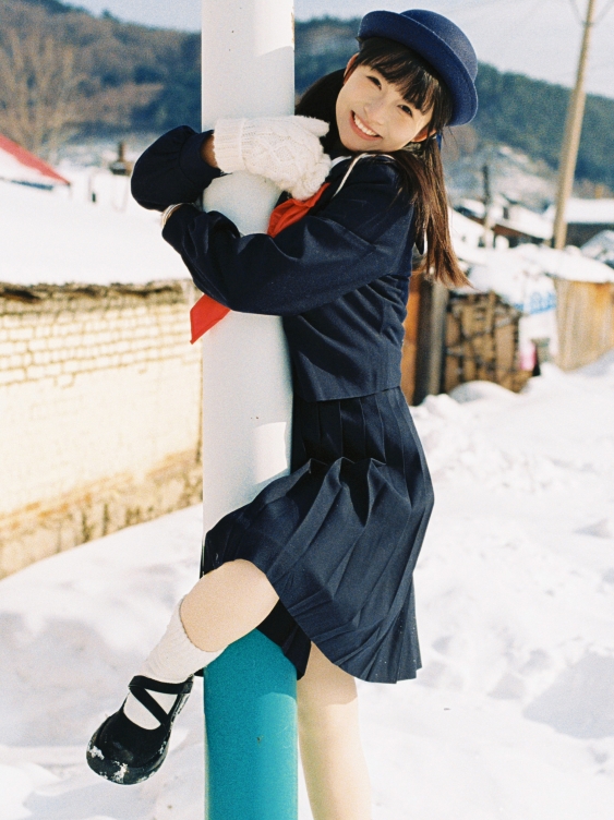 [YWW.ME] 2025.03.29 雪地里的jk 呼叫呼呼