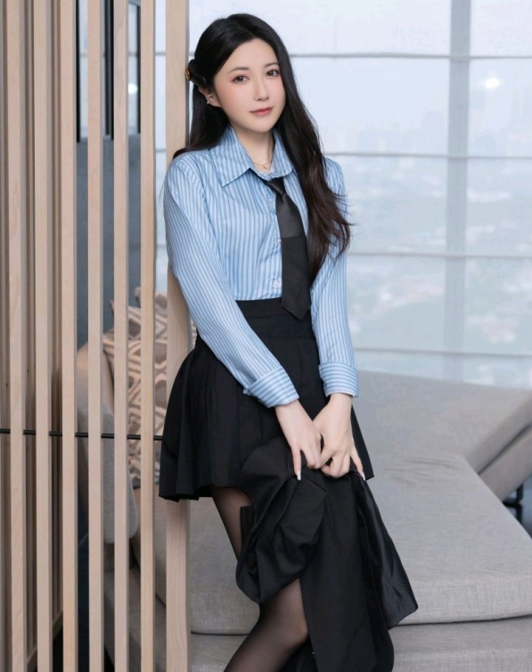 [XiuRen秀人网] 2025.06.13 No.10412 鱼子酱Fish 印尼旅拍