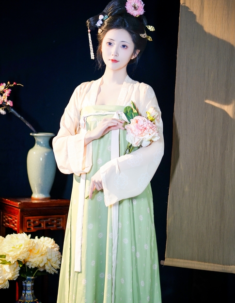 [YWW.ME] 2025.03.31 国色芳华 兔牙w