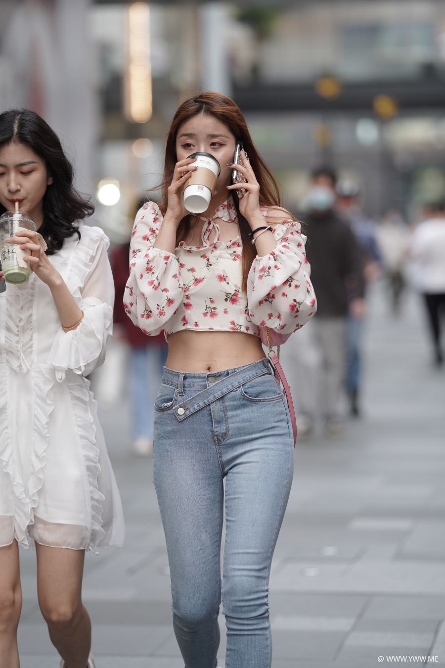精选街拍 – 可爱的大长腿美女-HDMISS