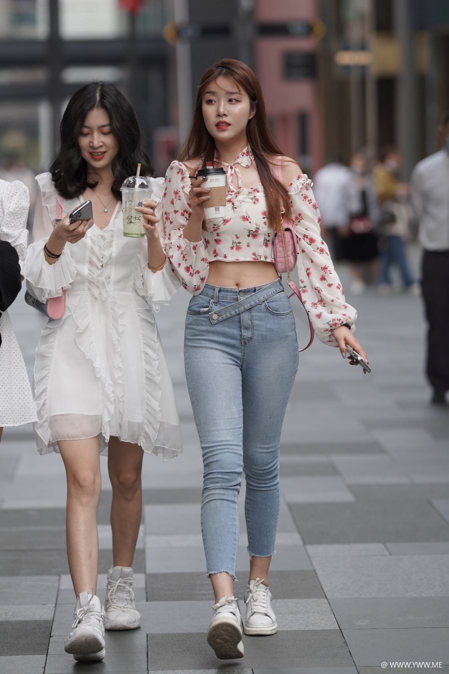 精选街拍 – 可爱的大长腿美女-HDMISS