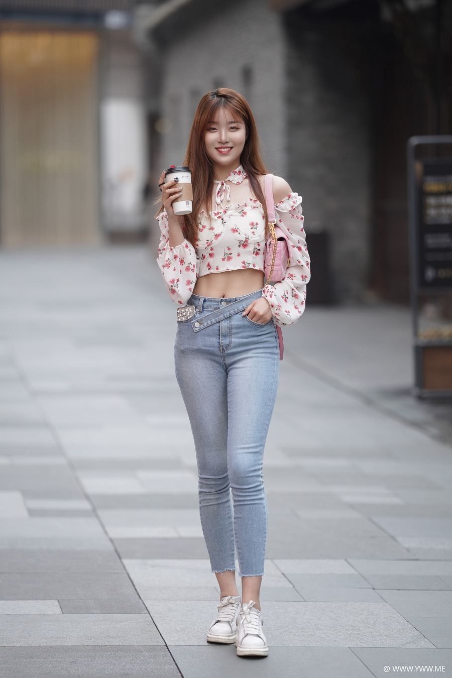 精选街拍 – 可爱的大长腿美女-HDMISS