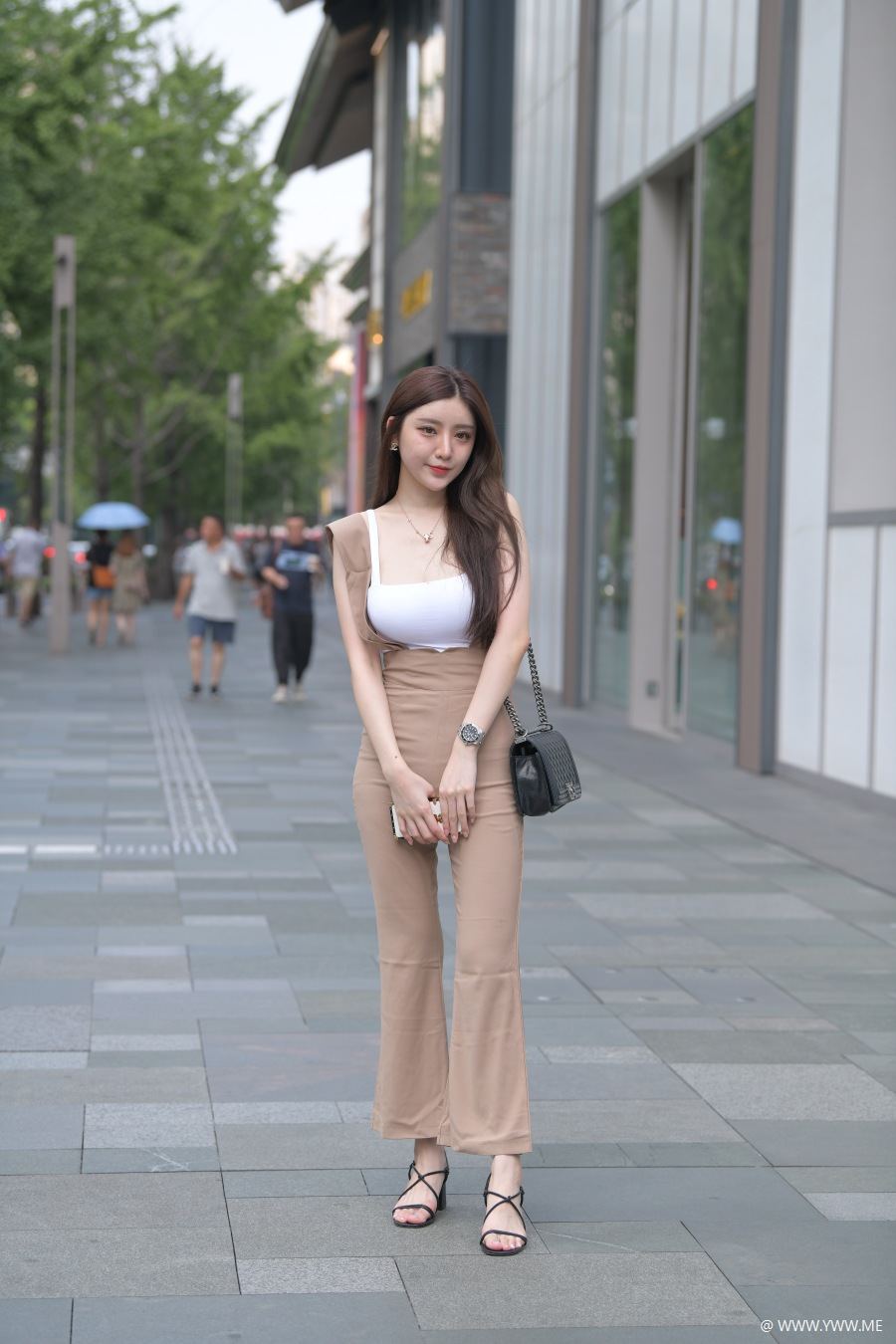 精选街拍 – 姣好的面容 不负青春的美-HDMISS