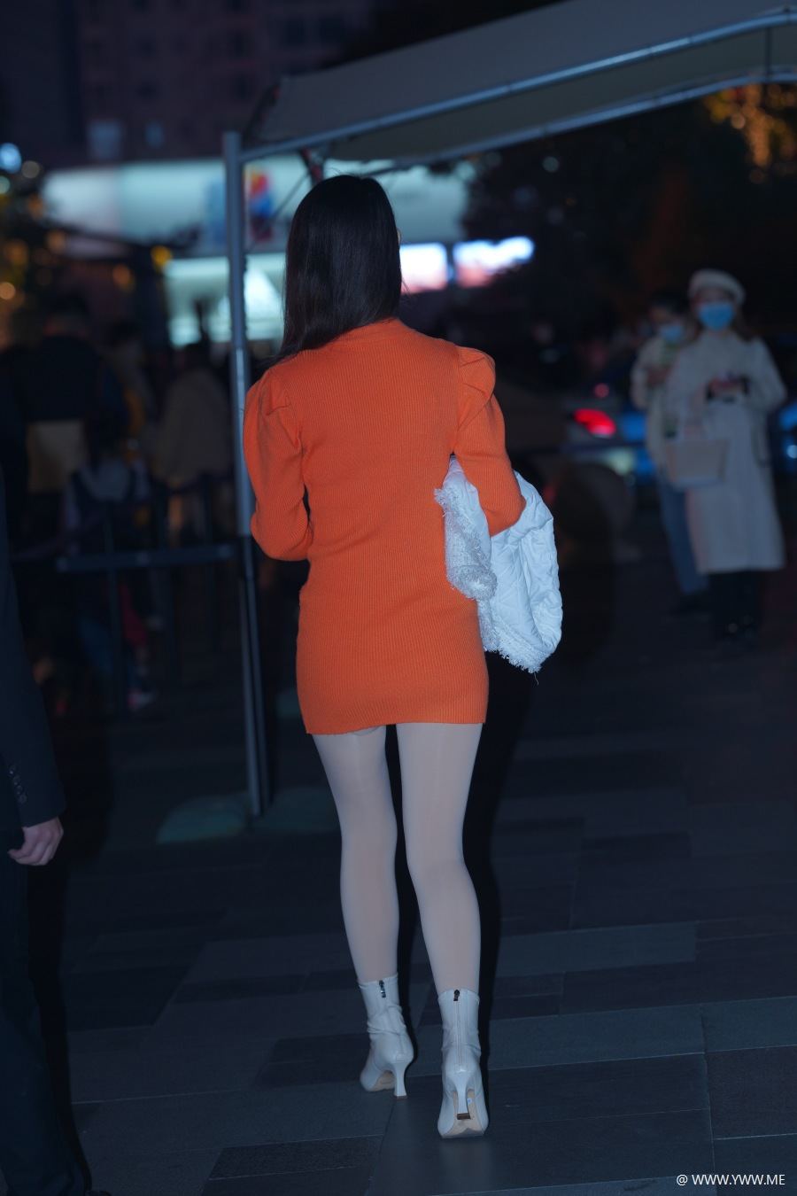 精选街拍 – 气质包臀裙美女-HDMISS