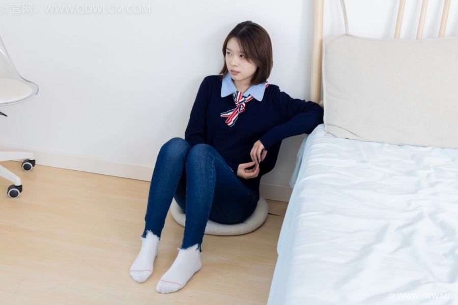 物恋传媒 NO.2354 小悦-帆布鞋、白棉袜、裸足-脱兔网