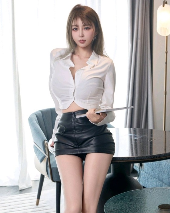 [XiuRen秀人网] 2025.06.20 No.10439 Zoe柚柚 紫色内衣