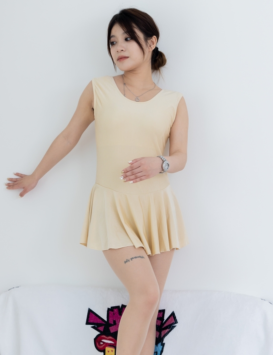 物恋传媒 NO.2358 闪闪-舞蹈服、舞蹈鞋、白棉袜、厚白丝、厚灰丝、薄肉丝（脚尖加固款）