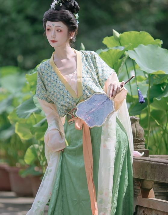 [YWW.ME] 2025.04.05 唐朝的一个午后 赤嫣在这里