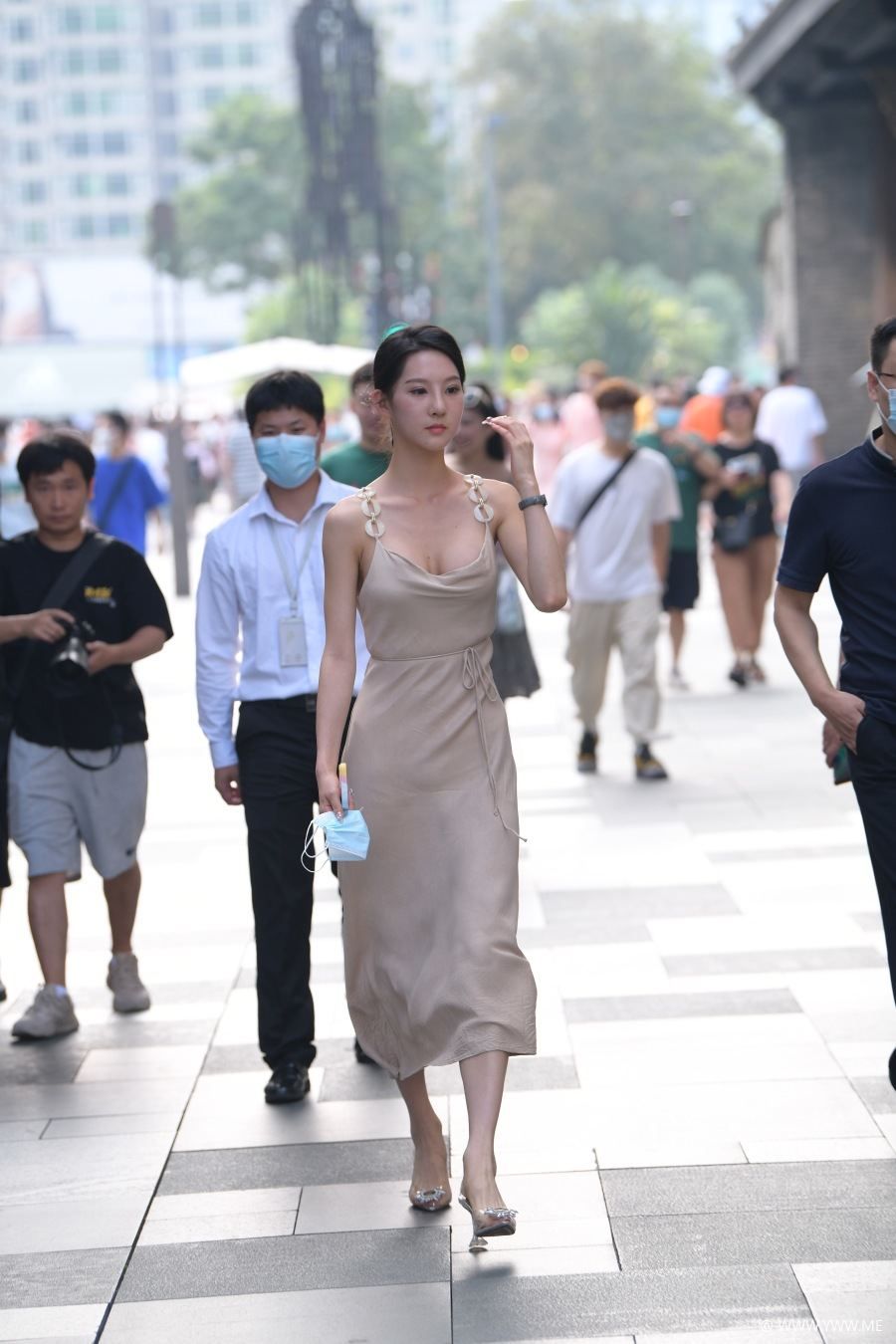 精选街拍 – 自信长裙礼服-HDMISS