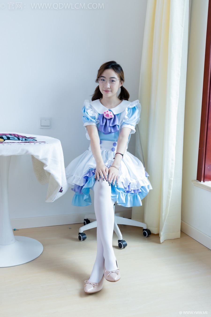 物恋传媒 NO.2359 恬恬-女仆装、平底鞋、厚白丝、老头乐挠脚剧情(盲盒1)-HDMISS