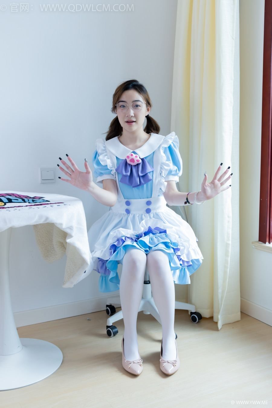 物恋传媒 NO.2359 恬恬-女仆装、平底鞋、厚白丝、老头乐挠脚剧情(盲盒1)-HDMISS