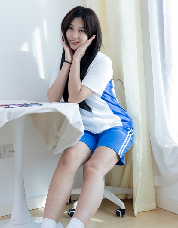 物恋传媒 NO.2361 灰灰-校服、帆布鞋、白棉袜、裸足（盲盒3）