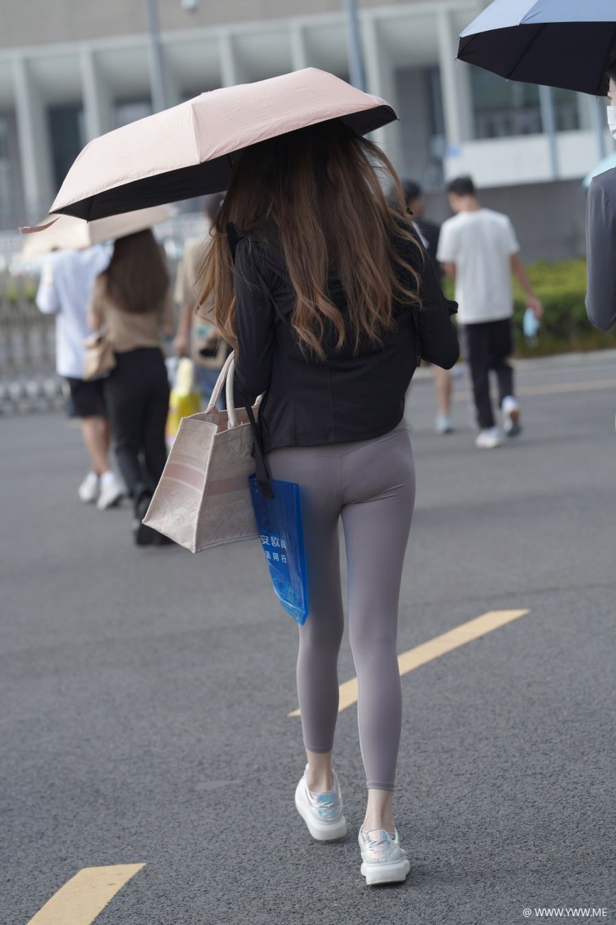 精选街拍 – 青春靓丽简约搭配-尤丝