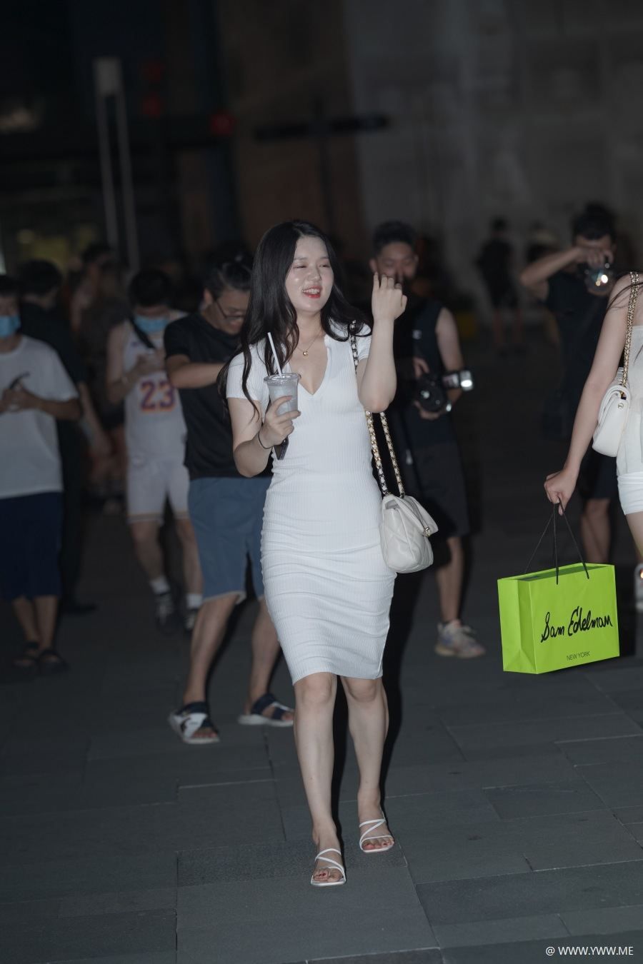 精选街拍 – 清秀优雅白色系-尤丝